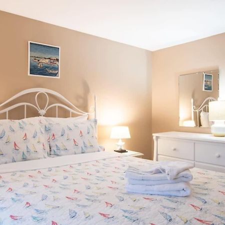 2-Min Walk To The Beach Dog Friendly Истхам Екстериор снимка